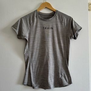 Equinox Women’s ‘Train’ Personal Trainer Heather Gray Athletic Tee Size Small